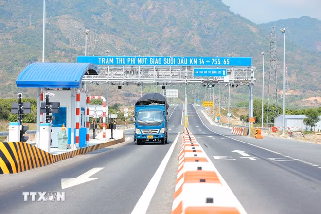 L'autoroute Cam Lam - Vinh Hao ouverte à la circulation ảnh 2
