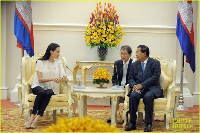 Le PM cambodgien soutient un long-métrage sur les Khmers rouges d’Angelina Jolie ảnh 1 Le PM cambodgien soutient un long-métrage sur les Khmers rouges d’Angelina Jolie ảnh 1