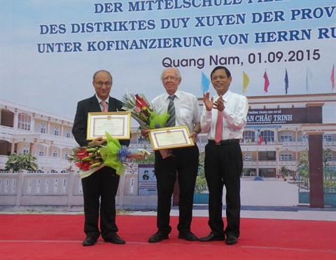 Un Allemand soutient la construction d’un collège à Quang Nam ảnh 1 Un Allemand soutient la construction d’un collège à Quang Nam ảnh 1