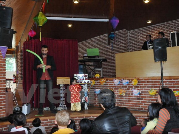 Les Vietnamiens à l’étranger célèbrent la Fête de la mi-automne ảnh 1 Les Vietnamiens à l’étranger célèbrent la Fête de la mi-automne ảnh 1