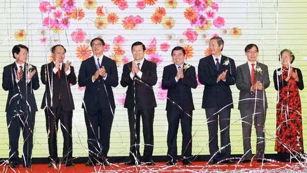 Le chef de l’État à l’inauguration du Centre commercial SC VivoCity ảnh 1