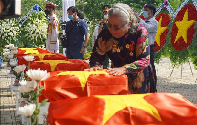 Dong Nai: Inhumation des restes de 28 martyrs des commandos de Rung Sac ảnh 1 Dong Nai: Inhumation des restes de 28 martyrs des commandos de Rung Sac ảnh 1