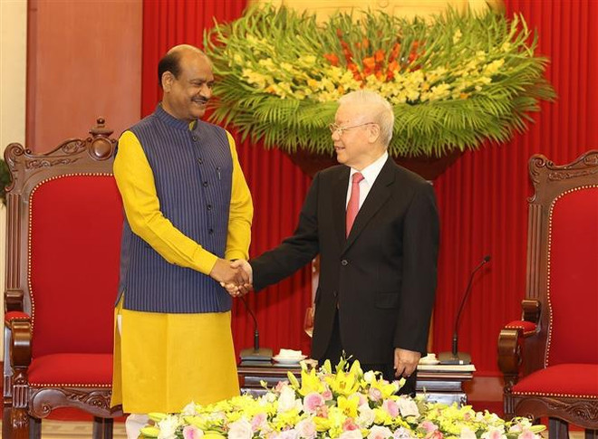 Le leader vietnamien reçoit le président de la Chambre du peuple indien ảnh 1 Le leader vietnamien reçoit le président de la Chambre du peuple indien ảnh 1