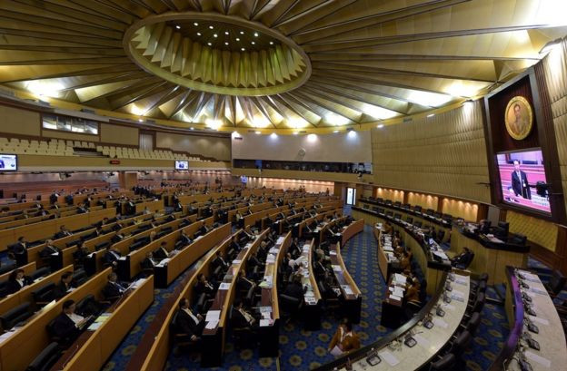 La Thaïlande souligne la feuille de route après le décès du roi ảnh 1