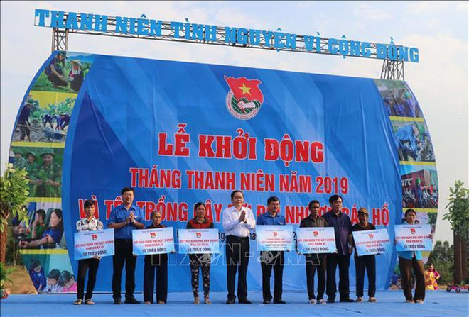 Les jeunes volontaires se mettent au service de la communauté ảnh 1