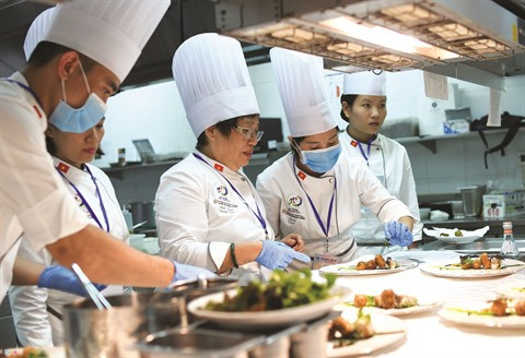 Elle met les petits plats dans les grands ảnh 1 Elle met les petits plats dans les grands ảnh 1