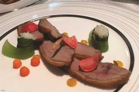 Elle met les petits plats dans les grands ảnh 2