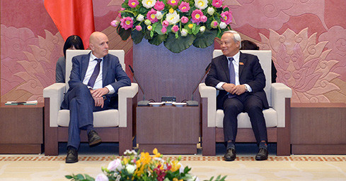 Un vice-président de l’AN reçoit le groupe d’amitié Belgique-Vietnam ảnh 1 Un vice-président de l’AN reçoit le groupe d’amitié Belgique-Vietnam ảnh 1