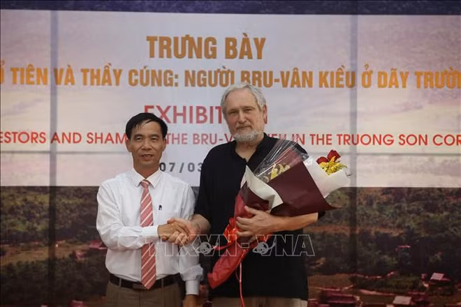Une exposition sur les Bru-Vân Kiêu à Quang Tri ảnh 1