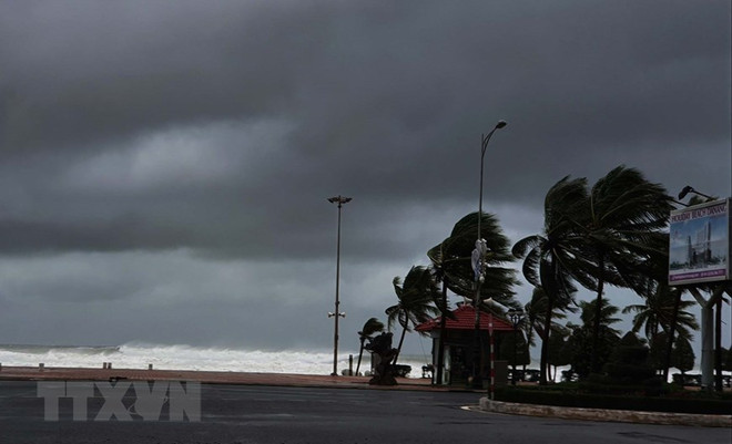 La tempête Molave frappera la côte du Centre le 28 octobre au matin ảnh 1 La tempête Molave frappera la côte du Centre le 28 octobre au matin ảnh 1