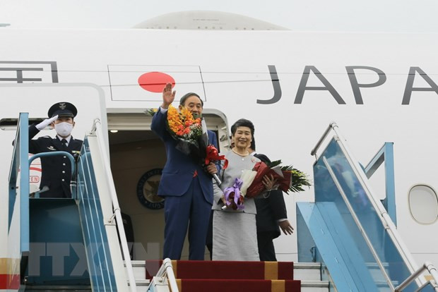 Le PM japonais Suga Yoshihide termine sa visite officielle au Vietnam ảnh 1 Le PM japonais Suga Yoshihide termine sa visite officielle au Vietnam ảnh 1