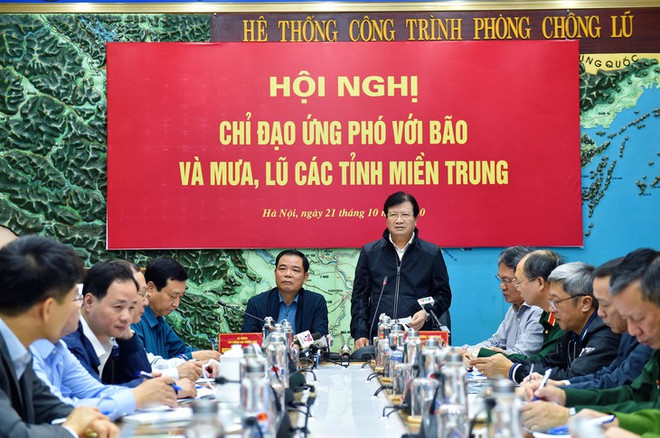 Faire face au typhon Saudel et venir en aide aux sinistrés des crues au Centre ảnh 1 Faire face au typhon Saudel et venir en aide aux sinistrés des crues au Centre ảnh 1