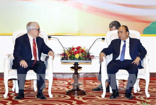 Le PM rencontre des entreprises et investisseurs à Nghe An ảnh 1 Le PM rencontre des entreprises et investisseurs à Nghe An ảnh 1