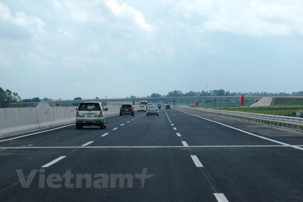 Appeler les grands groupes nationaux à investir dans les transports ảnh 2 Appeler les grands groupes nationaux à investir dans les transports ảnh 2