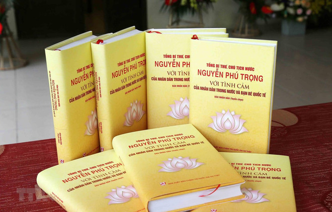 Publication d’un livre sur le secrétaire général du Parti et président vietnamien Nguyen Phu Trong ảnh 1 Publication d’un livre sur le secrétaire général du Parti et président vietnamien Nguyen Phu Trong ảnh 1