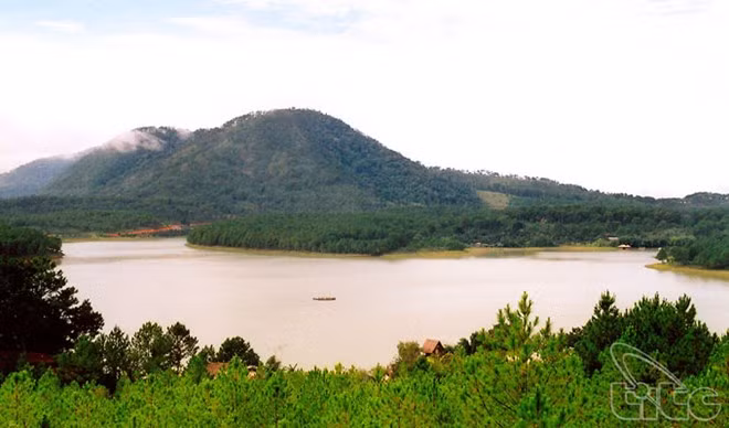 Beauté séduisante du lac Tuyen Lam à Da Lat ảnh 2