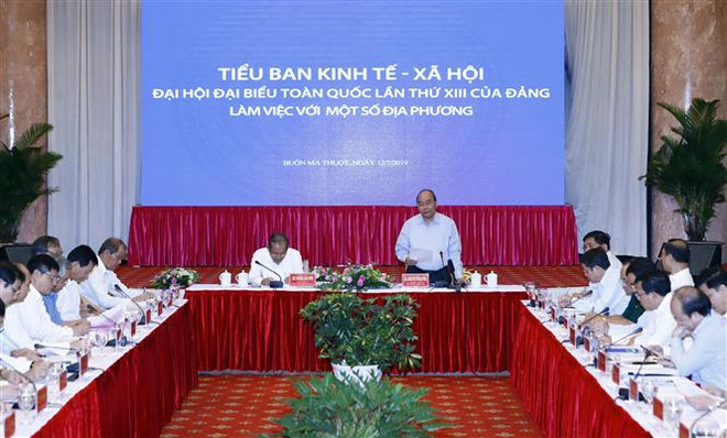 Préparation du 13e Congrès national du Parti : réunion avec les localités du Centre et du Tay Nguyen ảnh 1 Préparation du 13e Congrès national du Parti : réunion avec les localités du Centre et du Tay Nguyen ảnh 1