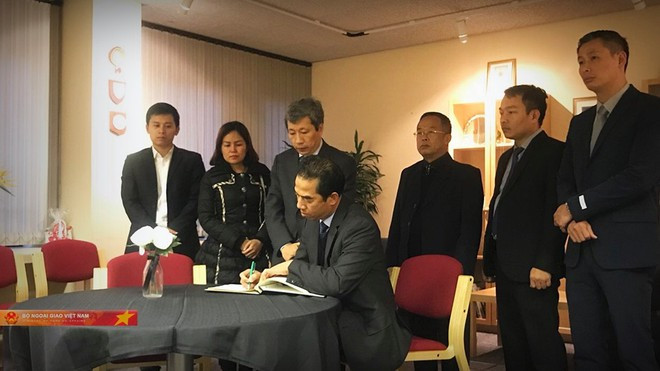 Camion charnier : le vice-ministre des Affaires étrangères To Anh Dung au Royaume-Uni ảnh 1 Camion charnier : le vice-ministre des Affaires étrangères To Anh Dung au Royaume-Uni ảnh 1