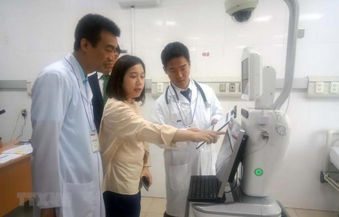 Essais cliniques de robot à l’hôpital pour enfants de Hai Phong ảnh 1 Essais cliniques de robot à l’hôpital pour enfants de Hai Phong ảnh 1