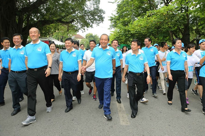 Des milliers de personnes rejoignent la "Marche pour ta santé" à Hanoi ảnh 1 Des milliers de personnes rejoignent la "Marche pour ta santé" à Hanoi ảnh 1