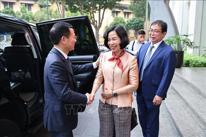 Le ministre de l’Information et de la Communication travaille avec la VNA ảnh 1