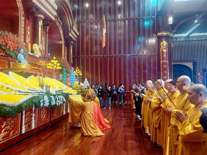 La fête printanière de Yên Tu 2024 s’ouvre dans l’effervescence à Quang Ninh ảnh 2 La fête printanière de Yên Tu 2024 s’ouvre dans l’effervescence à Quang Ninh ảnh 2