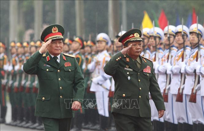 Le ministre lao de la Défense en visite de travail au Vietnam ảnh 1 Le ministre lao de la Défense en visite de travail au Vietnam ảnh 1