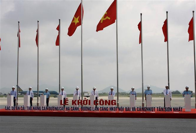 Réhabilitation et modernisation des pistes des aéroports de Noi Bai et de Tan Son Nhat ảnh 1 Réhabilitation et modernisation des pistes des aéroports de Noi Bai et de Tan Son Nhat ảnh 1