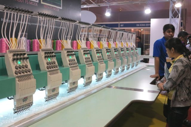 Le PMI du Vietnam grimpe à 54 points en novembre ảnh 1