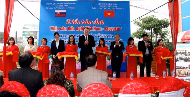 L’Association d’amitié Vietnam-Slovaquie en congrès ảnh 1