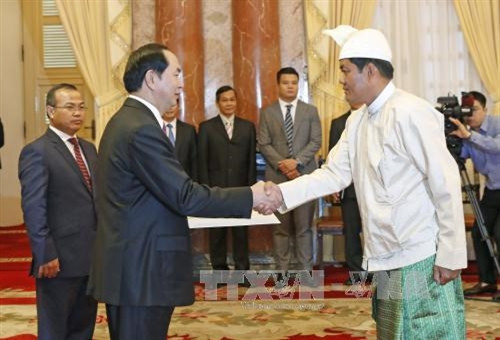 Le président Tran Dai Quang salue de nouveaux ambassadeurs ảnh 3 Le président Tran Dai Quang salue de nouveaux ambassadeurs ảnh 3