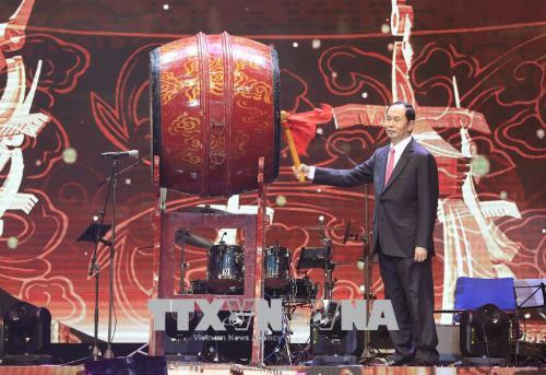 Le président Trân Dai Quang salue les Vietnamiens de l’étranger ảnh 2 Le président Trân Dai Quang salue les Vietnamiens de l’étranger ảnh 2