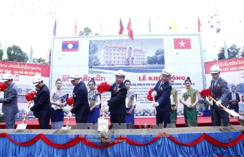 Un lycée cadeau du leader du PCV mis en chantier au Laos ảnh 2 Un lycée cadeau du leader du PCV mis en chantier au Laos ảnh 2