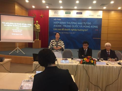 Colloque sur l’accord de libre-échange ASEAN-Chine et ASEAN-Hong Kong (Chine) ảnh 1
