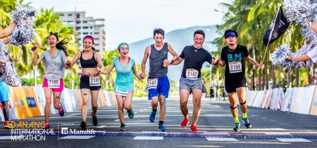 Plus de 7.000 coureurs au marathon international de Da Nang 2018 ảnh 1 Plus de 7.000 coureurs au marathon international de Da Nang 2018 ảnh 1