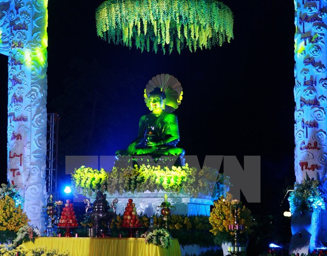 Ninh Binh accueille la statue du Bouddha de Jade pour la paix universelle ảnh 1 Ninh Binh accueille la statue du Bouddha de Jade pour la paix universelle ảnh 1