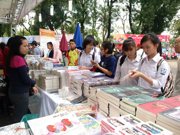 La troisième Journée nationale du livre honorée dans tout le pays ảnh 1 La troisième Journée nationale du livre honorée dans tout le pays ảnh 1