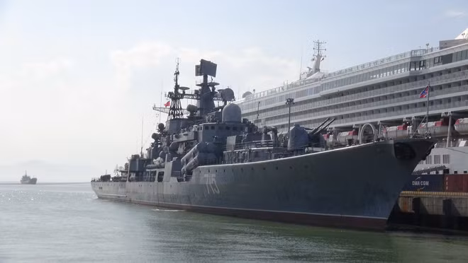 Trois navires de la Marine russe à Da Nang ảnh 1