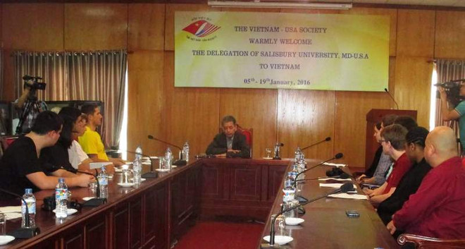 Une délégation d’étudiants américains en visite au Vietnam ảnh 3 Une délégation d’étudiants américains en visite au Vietnam ảnh 3