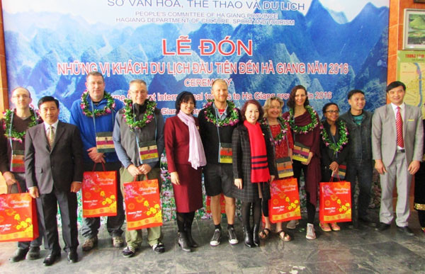 Ha Giang accueille ses premiers visiteurs étrangers de l’année 2016 ảnh 1 Ha Giang accueille ses premiers visiteurs étrangers de l’année 2016 ảnh 1