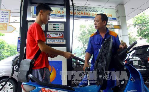 Sixième baisse consécutive des prix des carburants ảnh 1