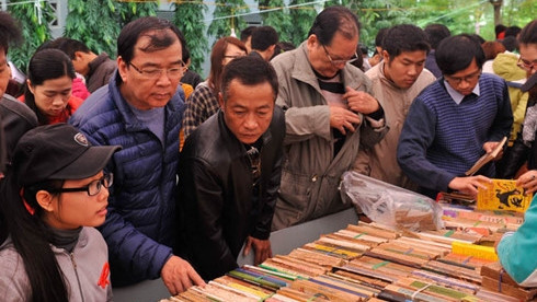 Bouquinerie : un trait culturel de Hanoi ảnh 1