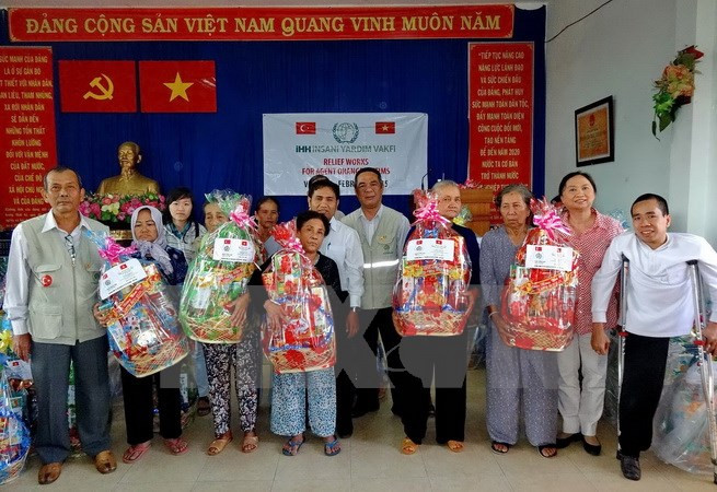 Nouvel An lunaire : plein de cadeaux pour les pauvres ảnh 1 Nouvel An lunaire : plein de cadeaux pour les pauvres ảnh 1