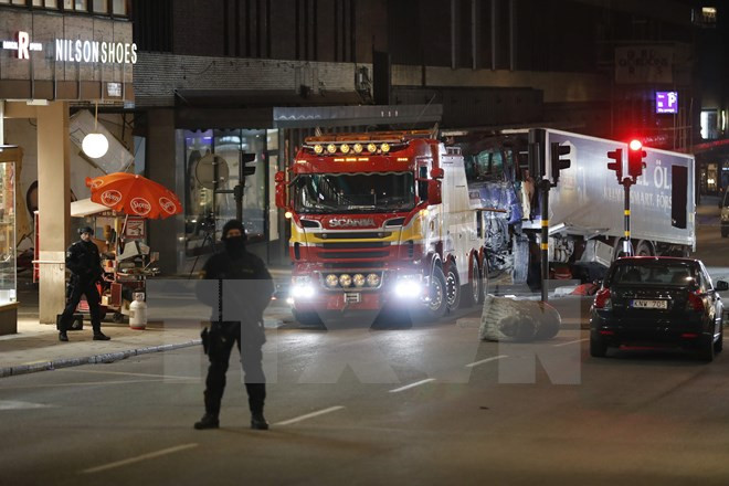 Le Vietnam condamne l'attentat au camion à Stockholm ảnh 1