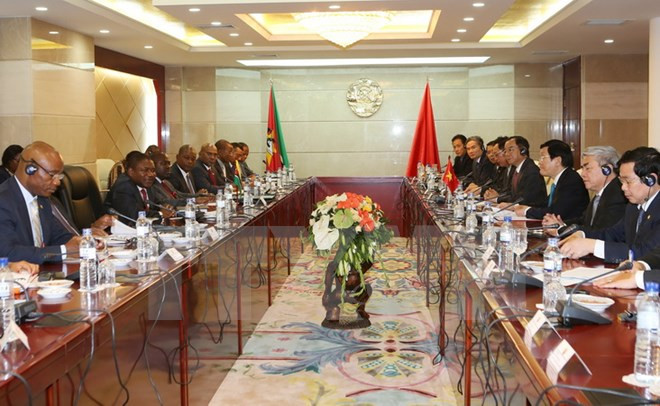 Entretien entre le président Truong Tan Sang et son homologue mozambicain ảnh 1 Entretien entre le président Truong Tan Sang et son homologue mozambicain ảnh 1