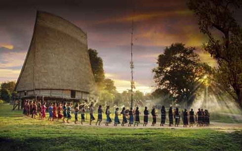 Des centaines d'artistes au Festival des arts folkloriques du Tây Nguyên ảnh 1