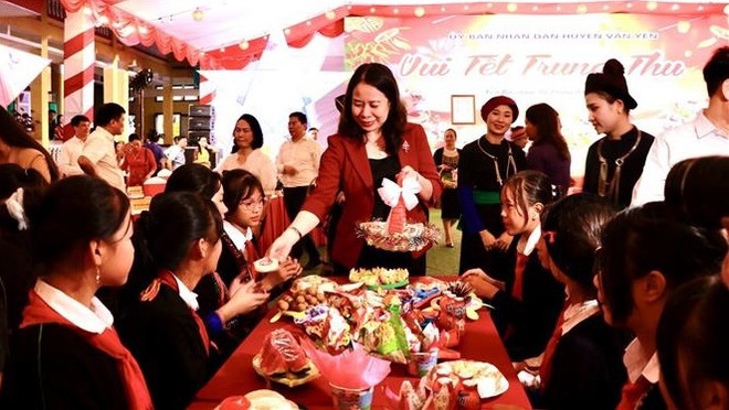 La vice-présidente à la Fête de la mi-automne de 2022 à Yên Bai ảnh 1 La vice-présidente à la Fête de la mi-automne de 2022 à Yên Bai ảnh 1