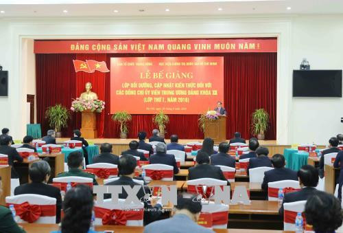 Clôture de la toute première formation destinée à des membres du CC du PCV ảnh 1