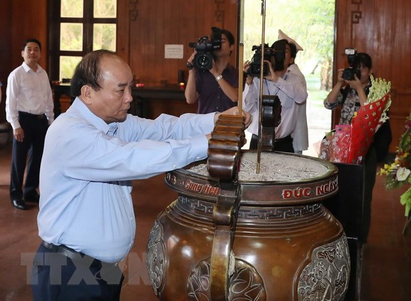 Le chef du gouvernement rend hommage au Président Ho Chi Minh ảnh 1 Le chef du gouvernement rend hommage au Président Ho Chi Minh ảnh 1