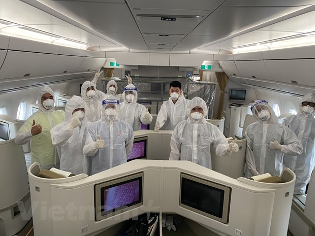 37 heures sur le vol amenant des citoyens vietnamiens de Guinée équatoriale au pays ảnh 2 37 heures sur le vol amenant des citoyens vietnamiens de Guinée équatoriale au pays ảnh 2